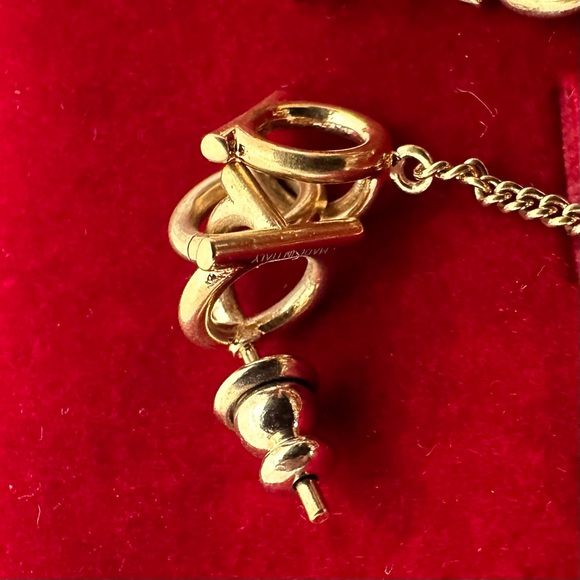 Salvatore Ferragamo Gancini Chain Drop Earrings With Pearl In Gold NEW IN BOX - Picture 11 of 15